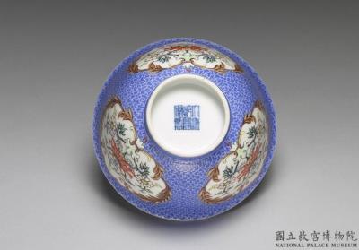 图片[3]-Teacup in yangcai polychrome enamels with incised blue ground pattern of flower brocade, Qing dynasty, Qianlong reign (1736-1795)-China Archive